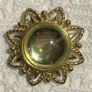 Trifari Jelly Belly Sunburst Single Clip On Earring Chartreuse Glass Cabochon